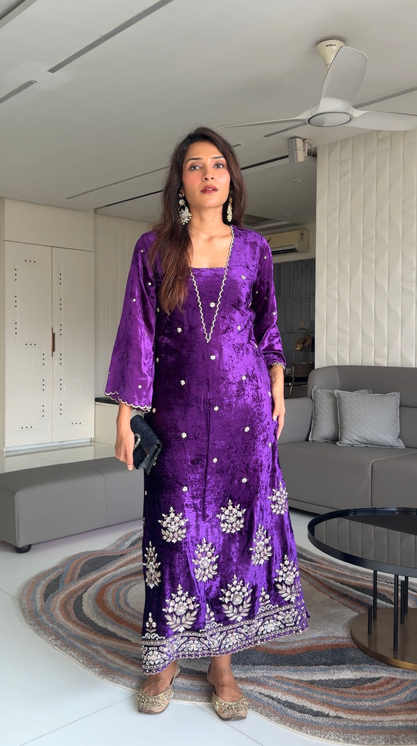 GUNJAN LADHA IN PURPLE VELVET FESTIVE TUNIC
