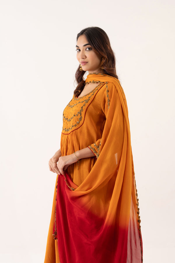 GEETIKA SOBTI IN ORANGE CHINNON KURTA SET