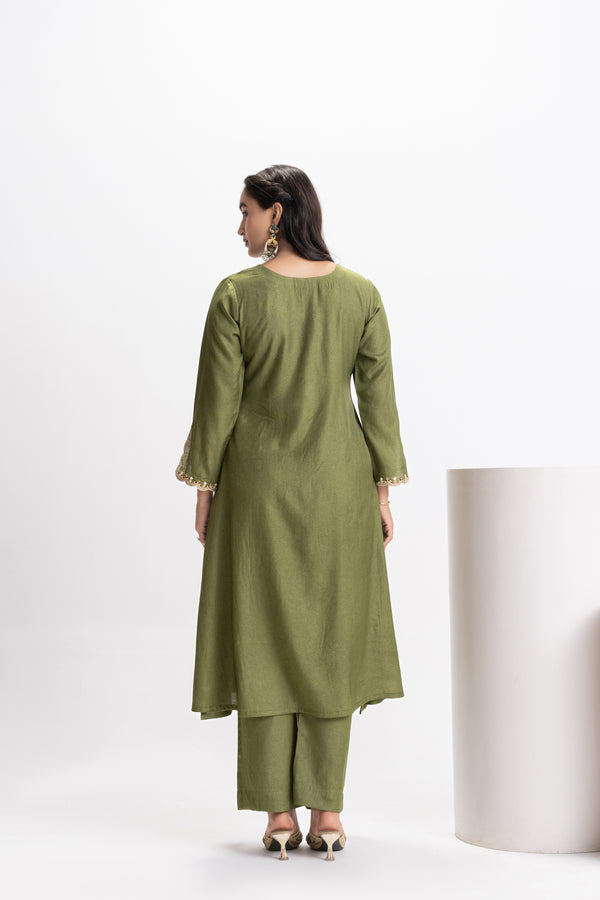 CHANDERI DOUBLE KALI EMBROIDERED KURTAPANT SET