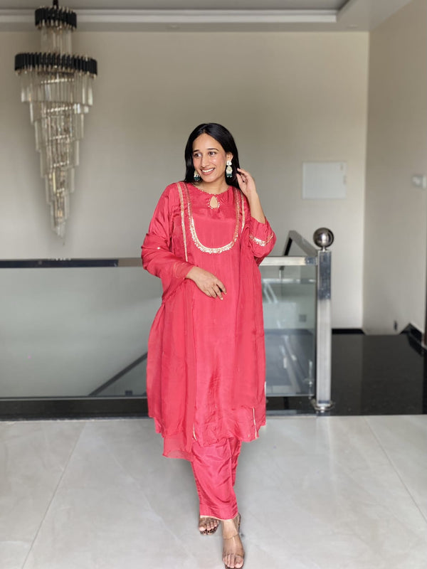 ROSHINI SAINI IN RED SILK FESTIVE KURTA SET