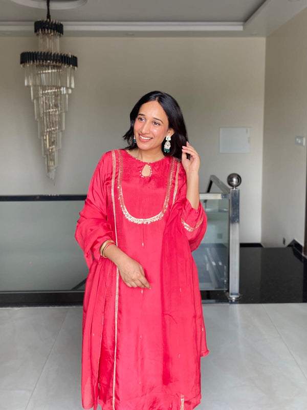 ROSHINI SAINI IN RED SILK FESTIVE KURTA SET