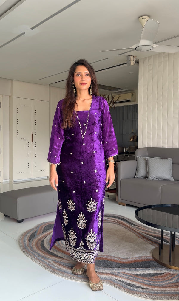 GUNJAN LADHA IN PURPLE VELVET FESTIVE TUNIC