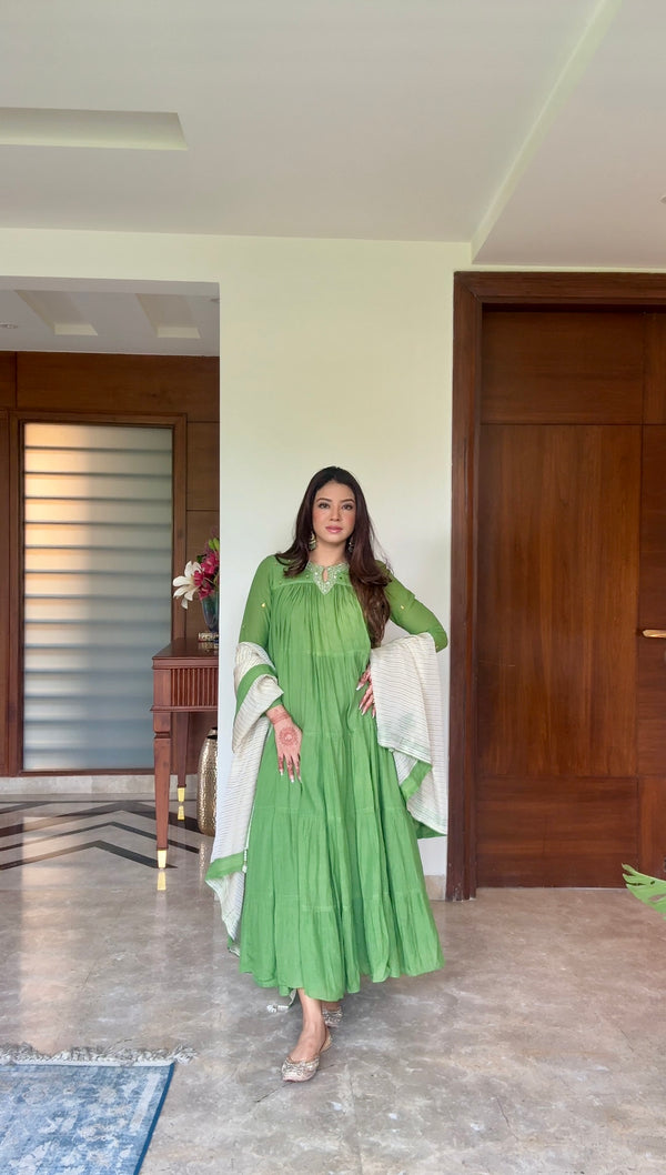 RADHIKA AGARWAL IN GREEN CHANDERI GATHERED ANAKALI