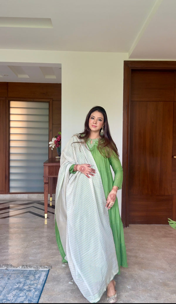 RADHIKA AGARWAL IN GREEN CHANDERI GATHERED ANAKALI